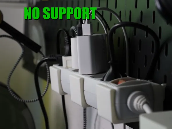 Adaptateur multiprise pour panneau Skadis
