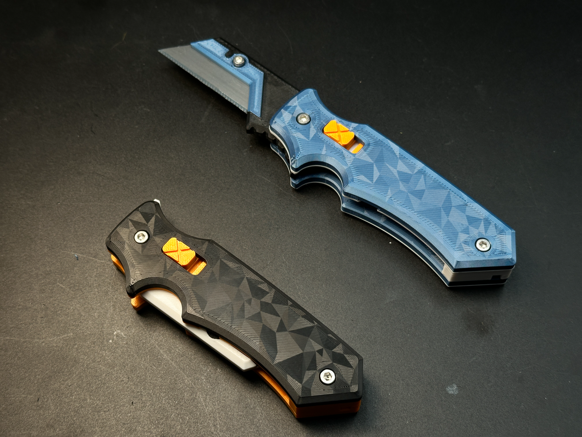 Hawk-Lock Kinetic Folder [assisted-opening system]