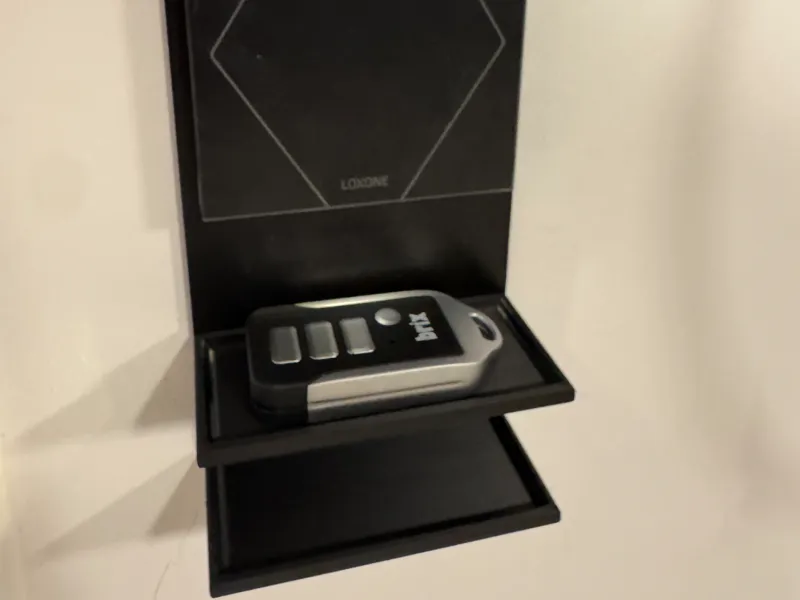 Schlüsselablage für Loxone Touch Pure Taster