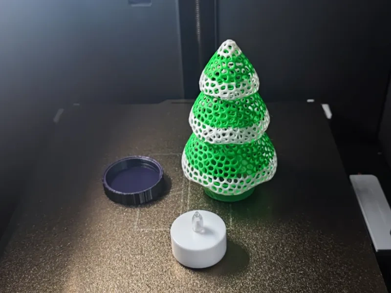 Miniatura 3 do modelo 3D 圣诞树窗台灯