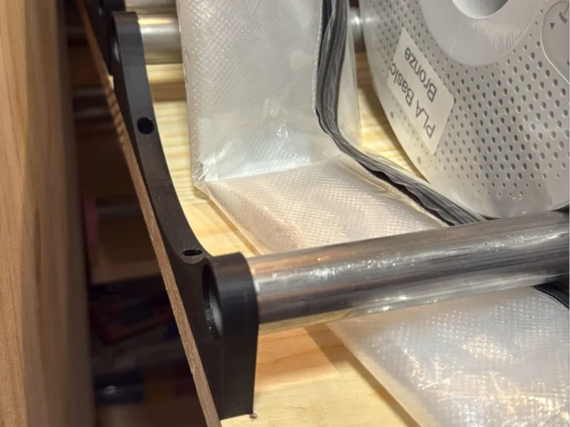 Simple screw on Spoolholder 