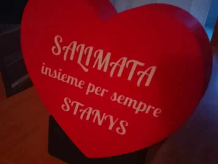 LAMPADA CUORE CON BASE