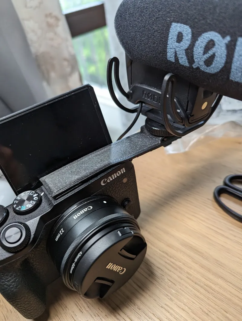 Coldshoe mic adapter Canon M6 & other flip up cams