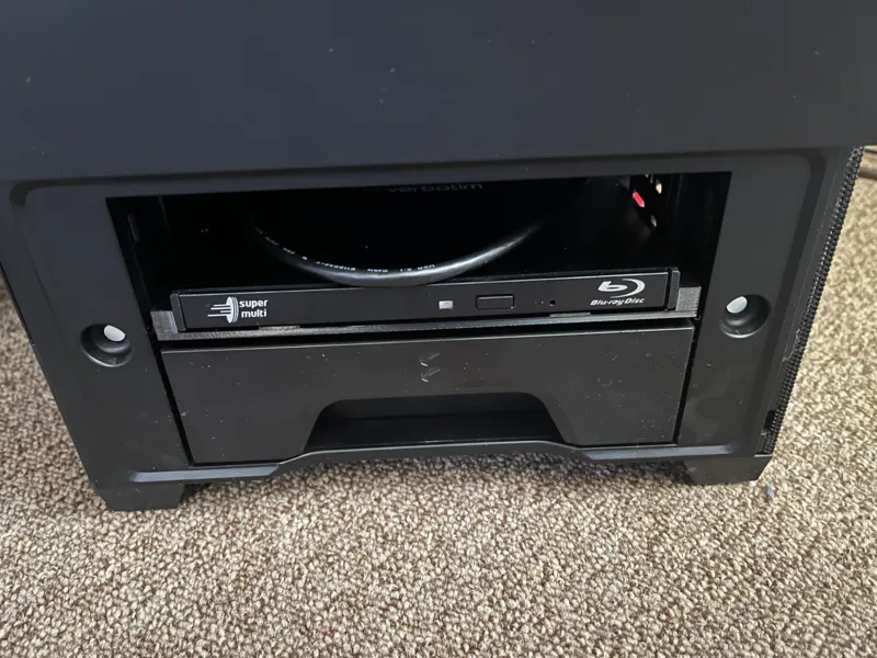 Boden für Externer Blu-ray-Writer im Fractal Pop