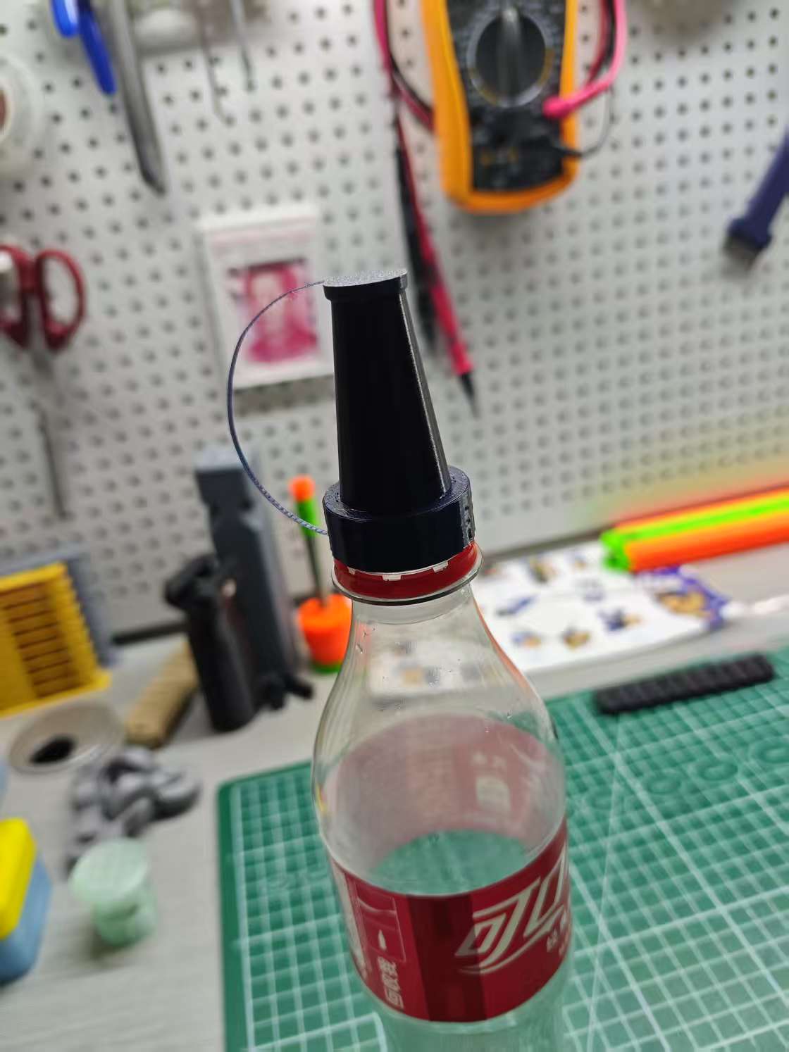 Miniatura 2 do modelo 3D 水弹可乐瓶加弹口(带盖)