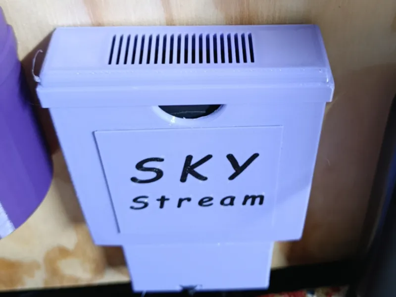 Contenitore a parete per SKY Stream