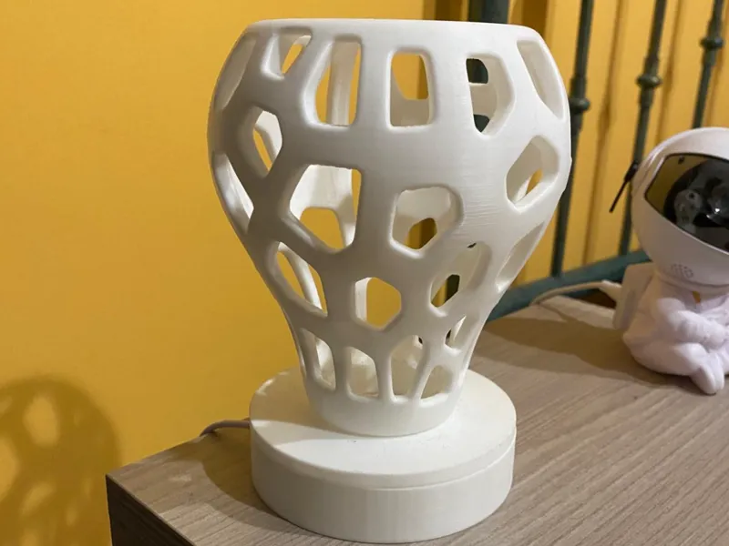 Voronoi desk lamp