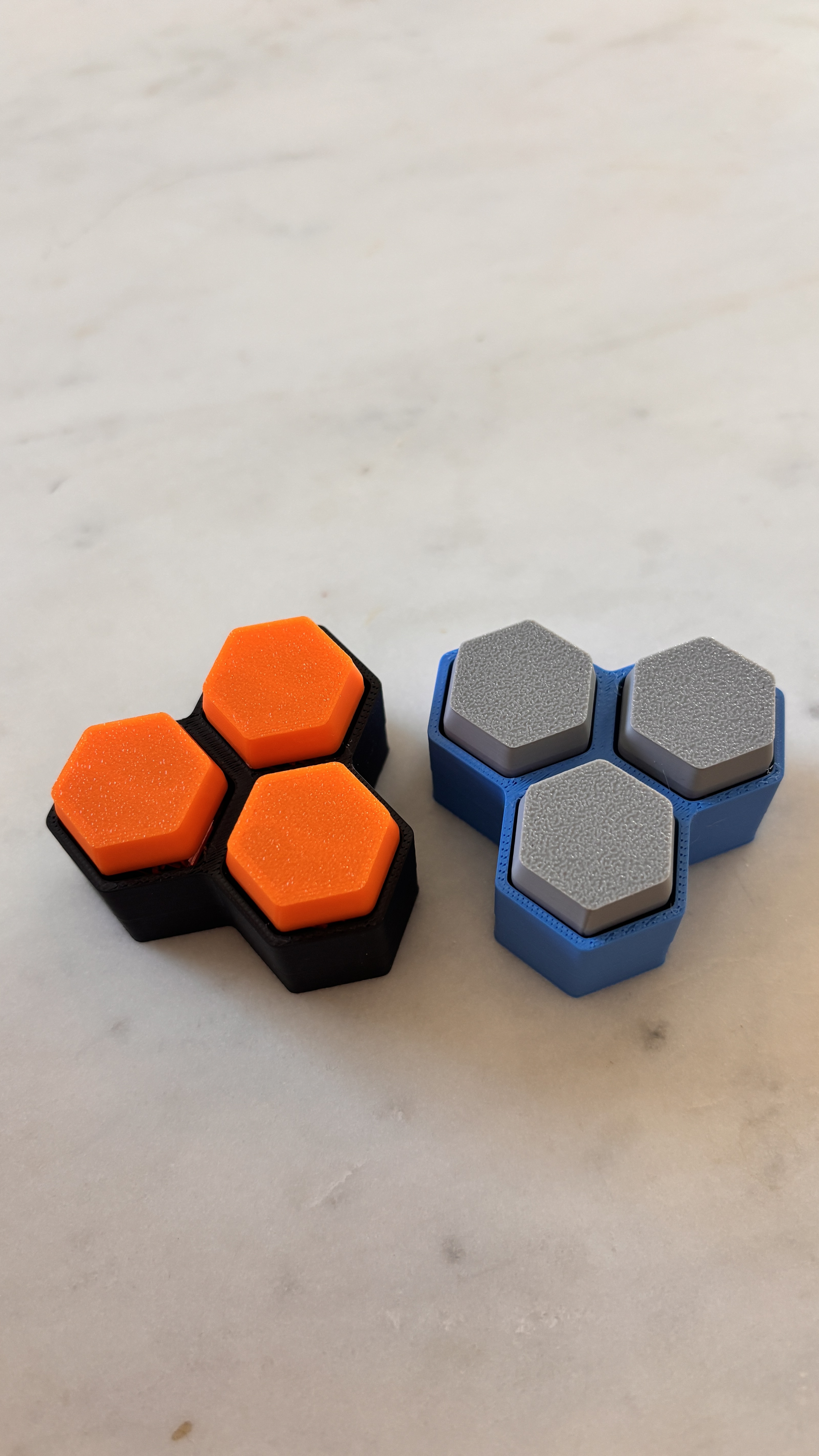 Miniatura 1 do modelo 3D Hexagon Clicker