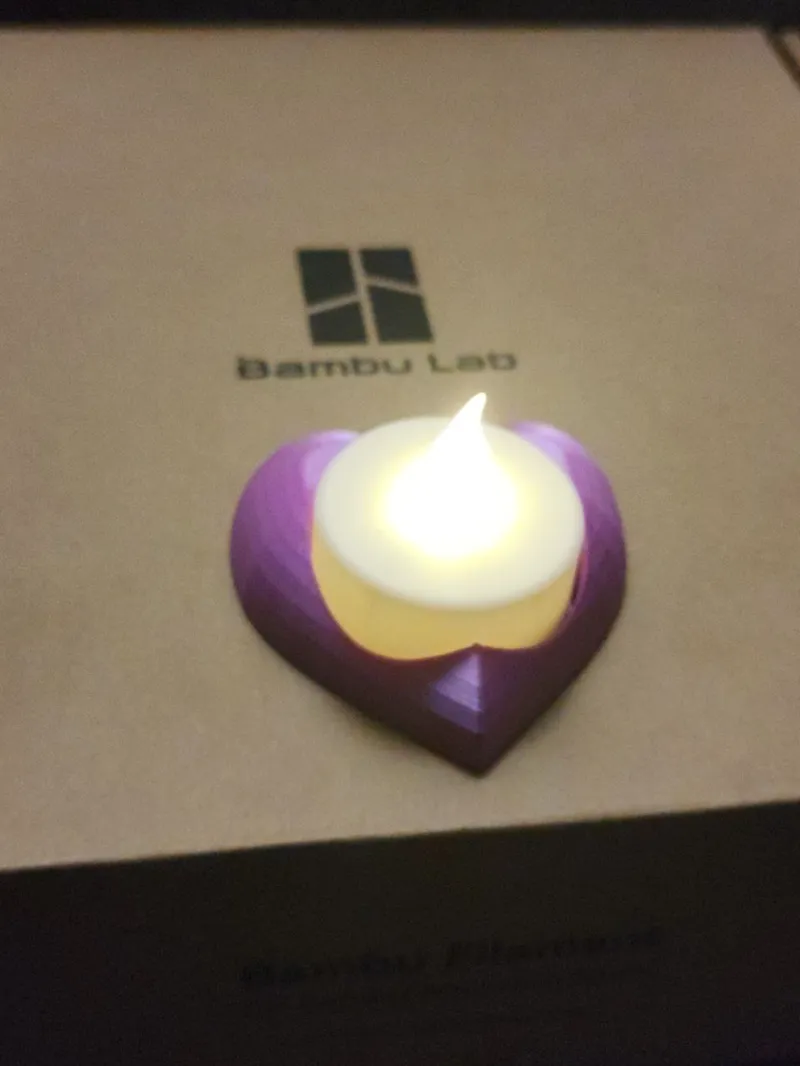 Heart tea light holder