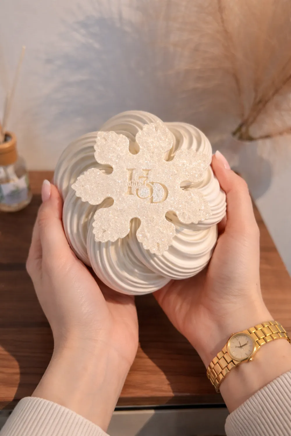 Moderno vaso em espiral, design minimalista - Modelo gratuito para ...