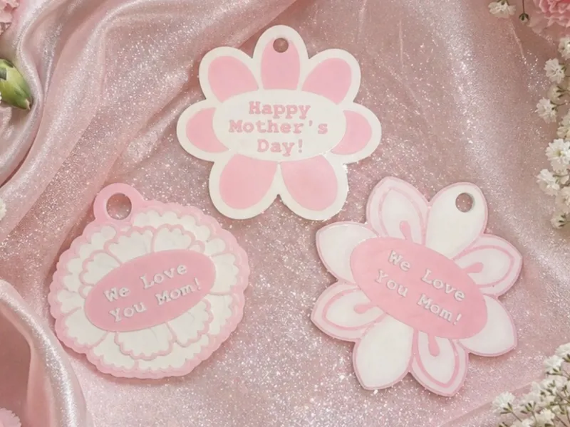 Flower Shaped Customizable Mother's Day Gift Tags!