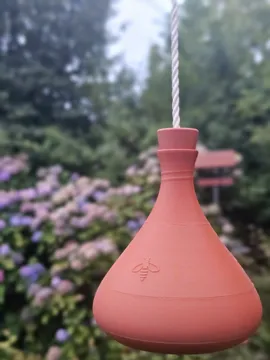 Letrero o emblema decorativo: Victorian Wasp Trap - Bait recipe included — vista de referencia 2