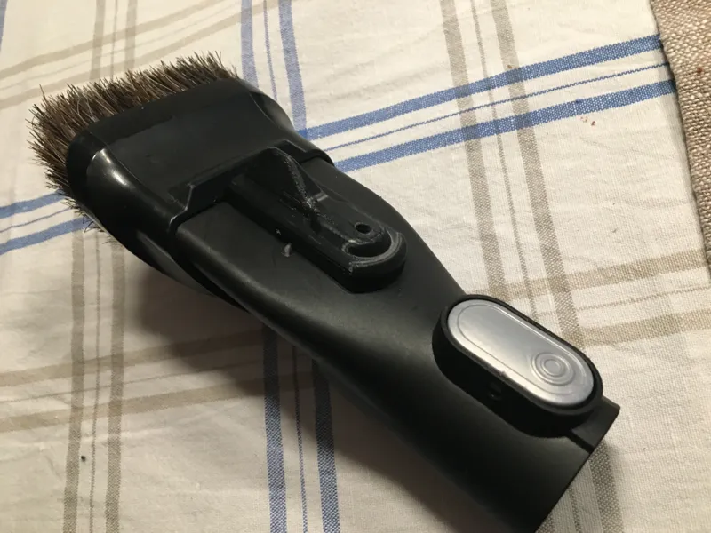 Bosch vacuum cleaner nozzle lock