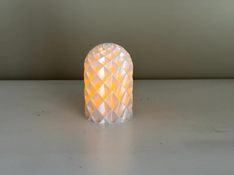 Fully parametric lampshade with Twist-Snap base