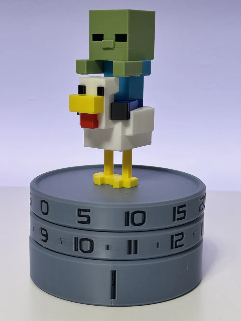 Desk clock for your benchy, figure or sculpture by cP3D MakerWorld ...