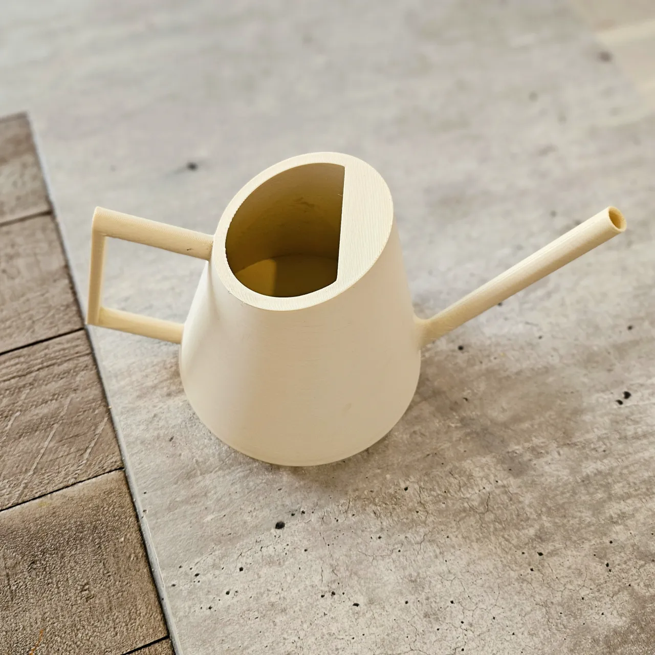 Modern Watering Can view 2