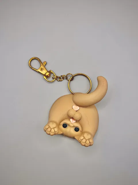 Crazy Self cleaning Cat keychain view 2