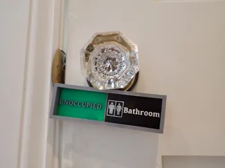 Bathroom (UN/Occupied) Sign