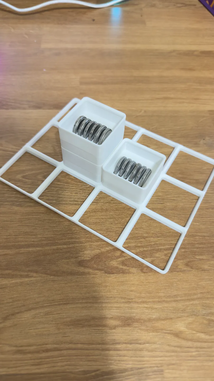 Gridifinity 1x1 Stackable CR2032 Coin Battery by tej - MakerWorld