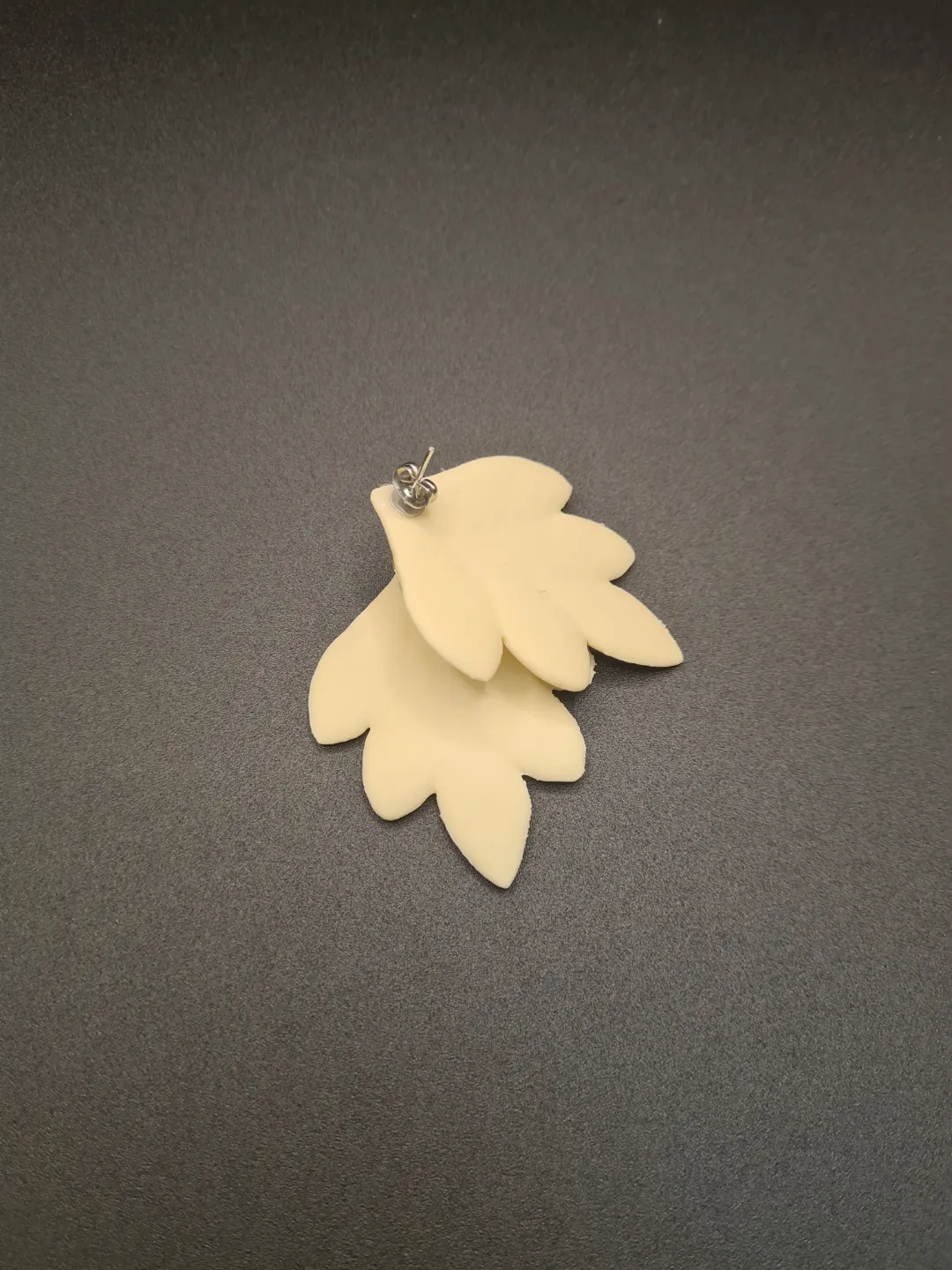 leaf_ earrings view 3