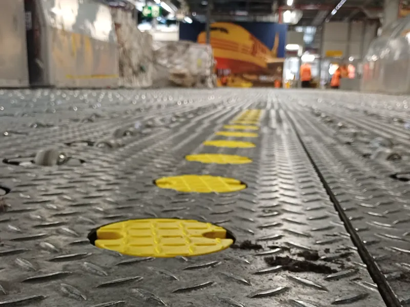 Tope Definitivo con Logo DHL