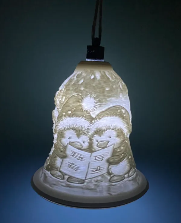 Cloche de Noël lumineuse aux pingouins chanteurs