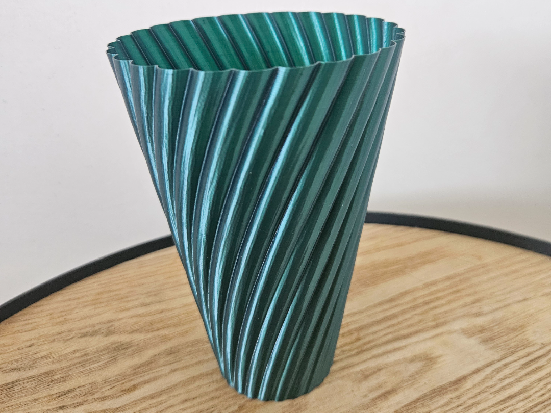 Miniatura 1 do modelo 3D Rounded twist vase