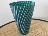 Rounded Twist Vase 140x100x100mm