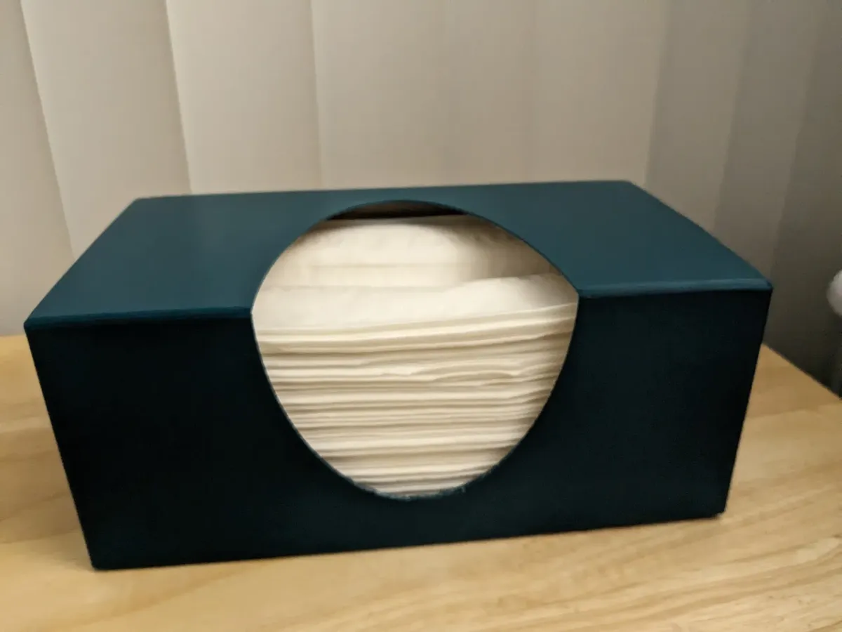 Boîte à mouchoirs sobre