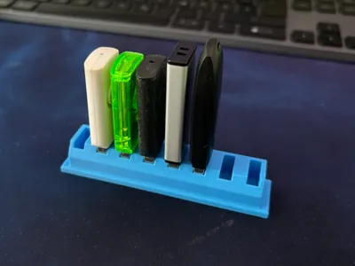 Minimalistic USB-Stick holder