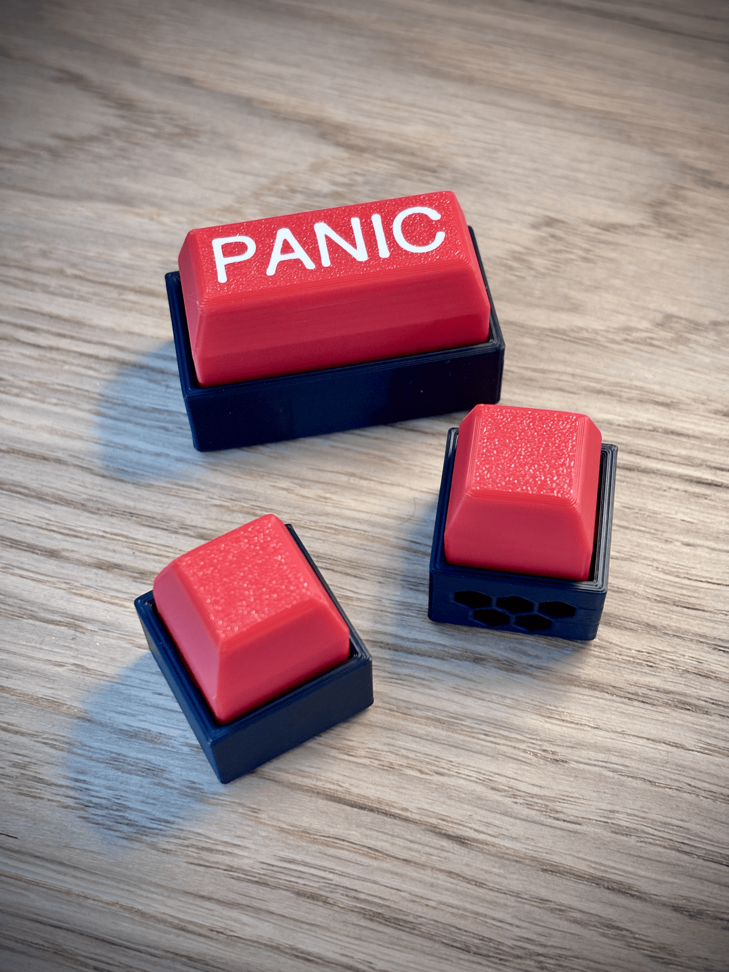 Miniatura 3 do modelo 3D Keyboard fidget - PANIC button