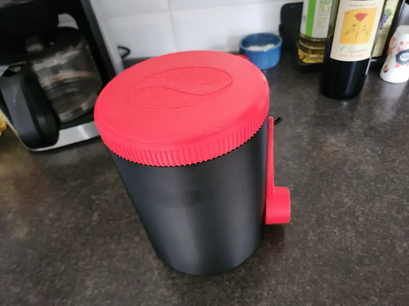 Coffee container with mesurement spoon