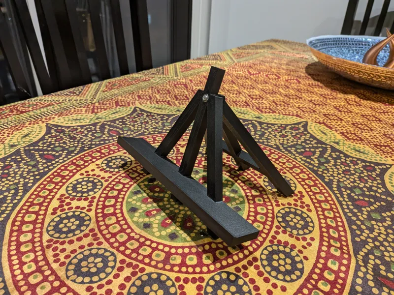 Very Stable Picture Display Stand