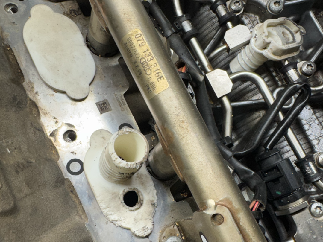 Carbon Cleaning / Walnut Blasting Adapter VW Audi