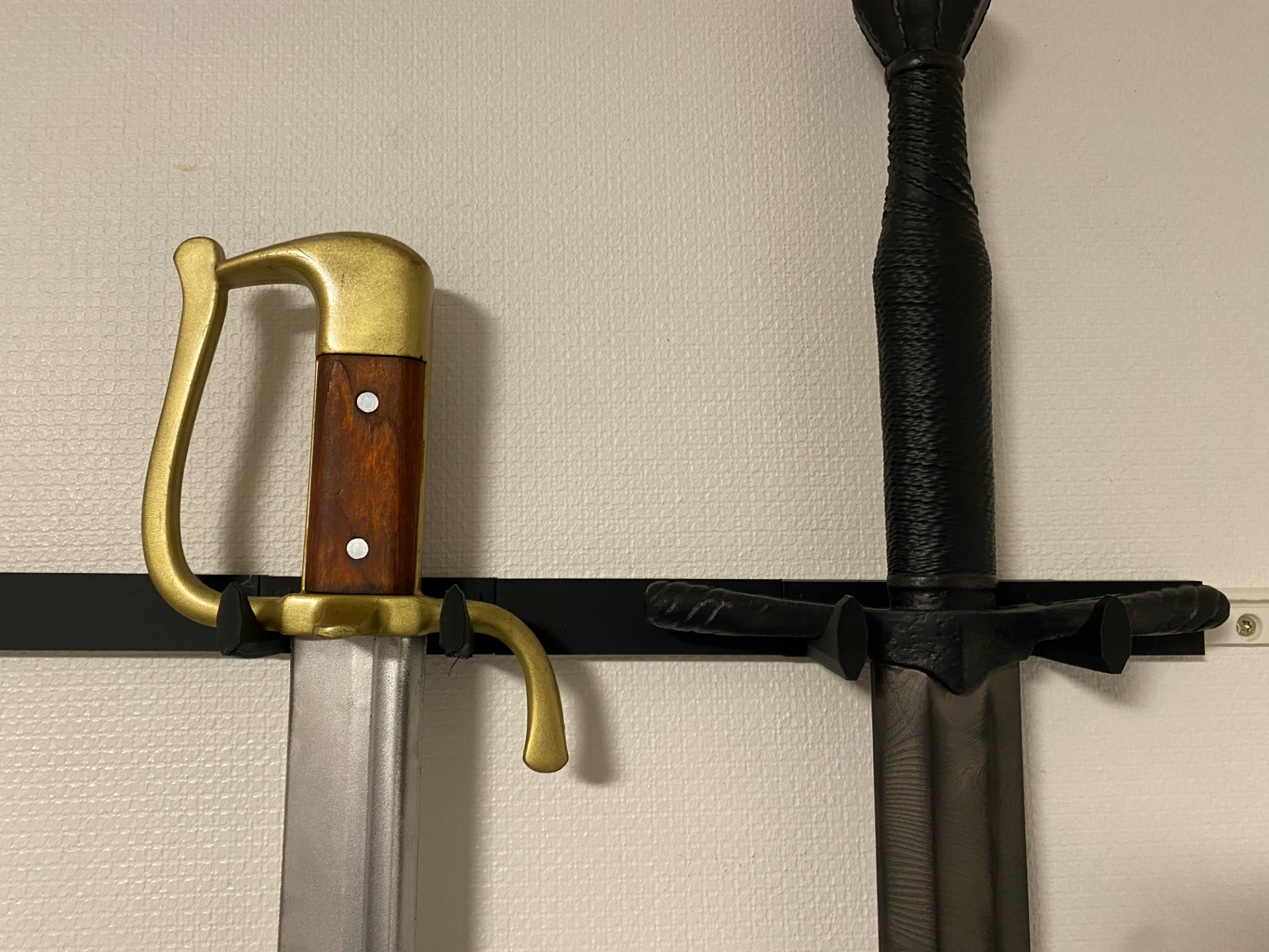 Sword, knife & Axe Wall Mount Holder/Display