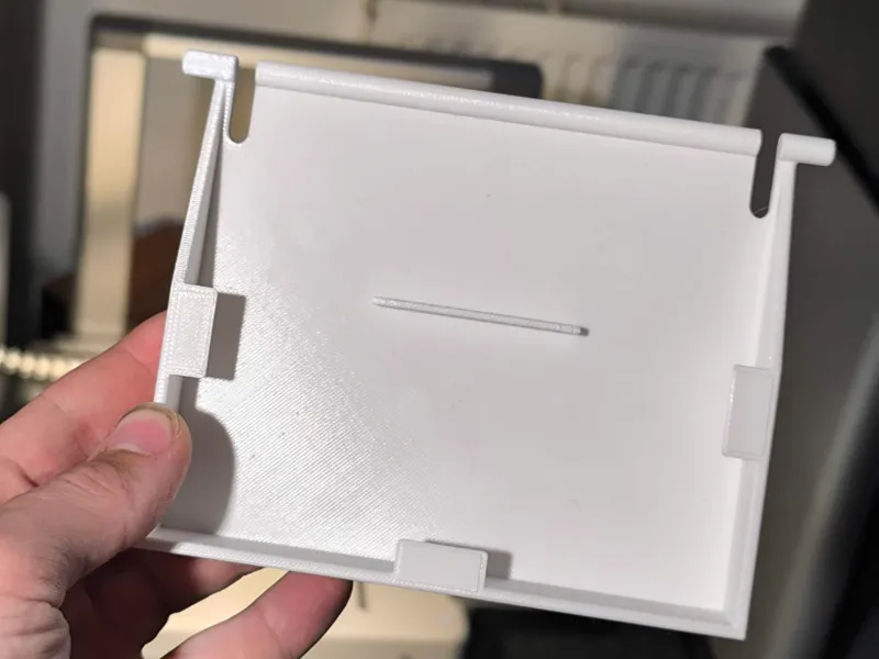 Pool skimmer flap / door