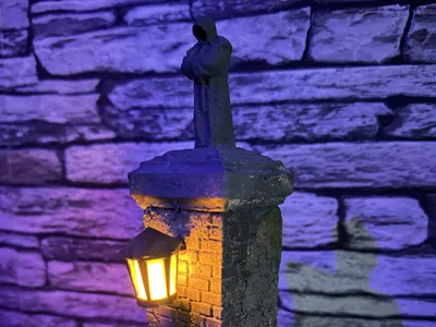 Efteling Danse Macabre | Monk Pillar