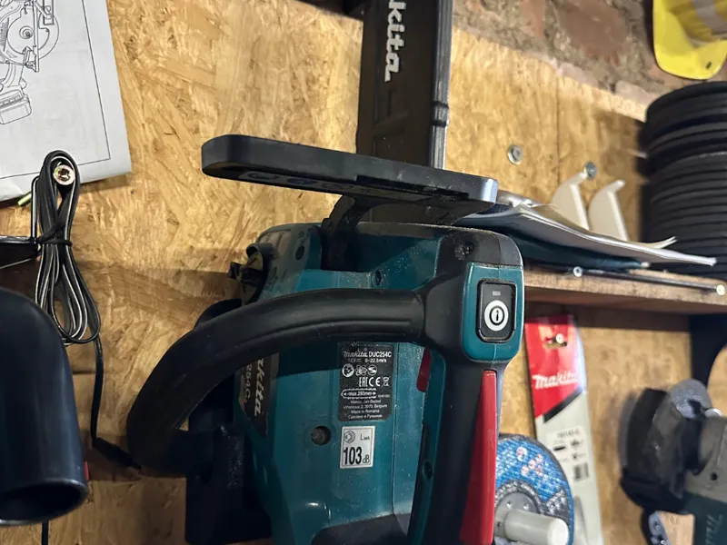 Kettensägen halter Makita (ohne Akku)