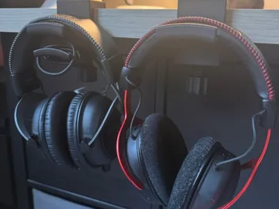 Desk Mount Headphone Holder / Mount / Clamp
