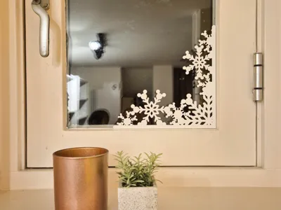 InfiniteLayers WindowCorner Snowflake