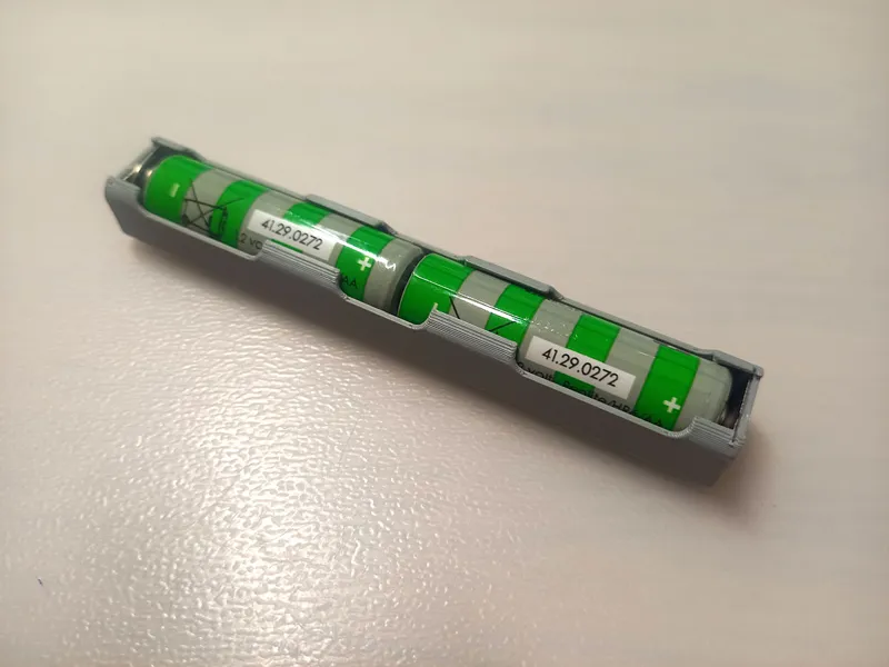 Battery holder, linear, for 2xAA battery