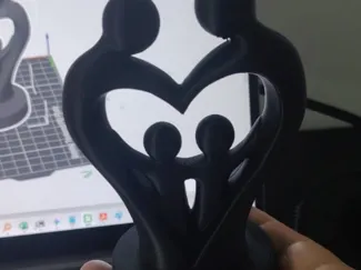 Escultura "Unión Familiar" - Corazón Minimalista
