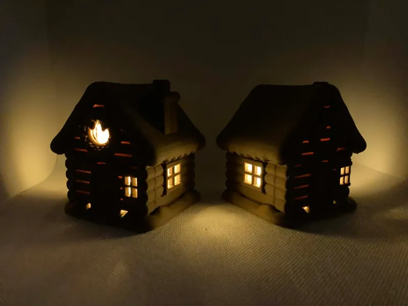 Small Snowy Christmas House (2 Light Variants)