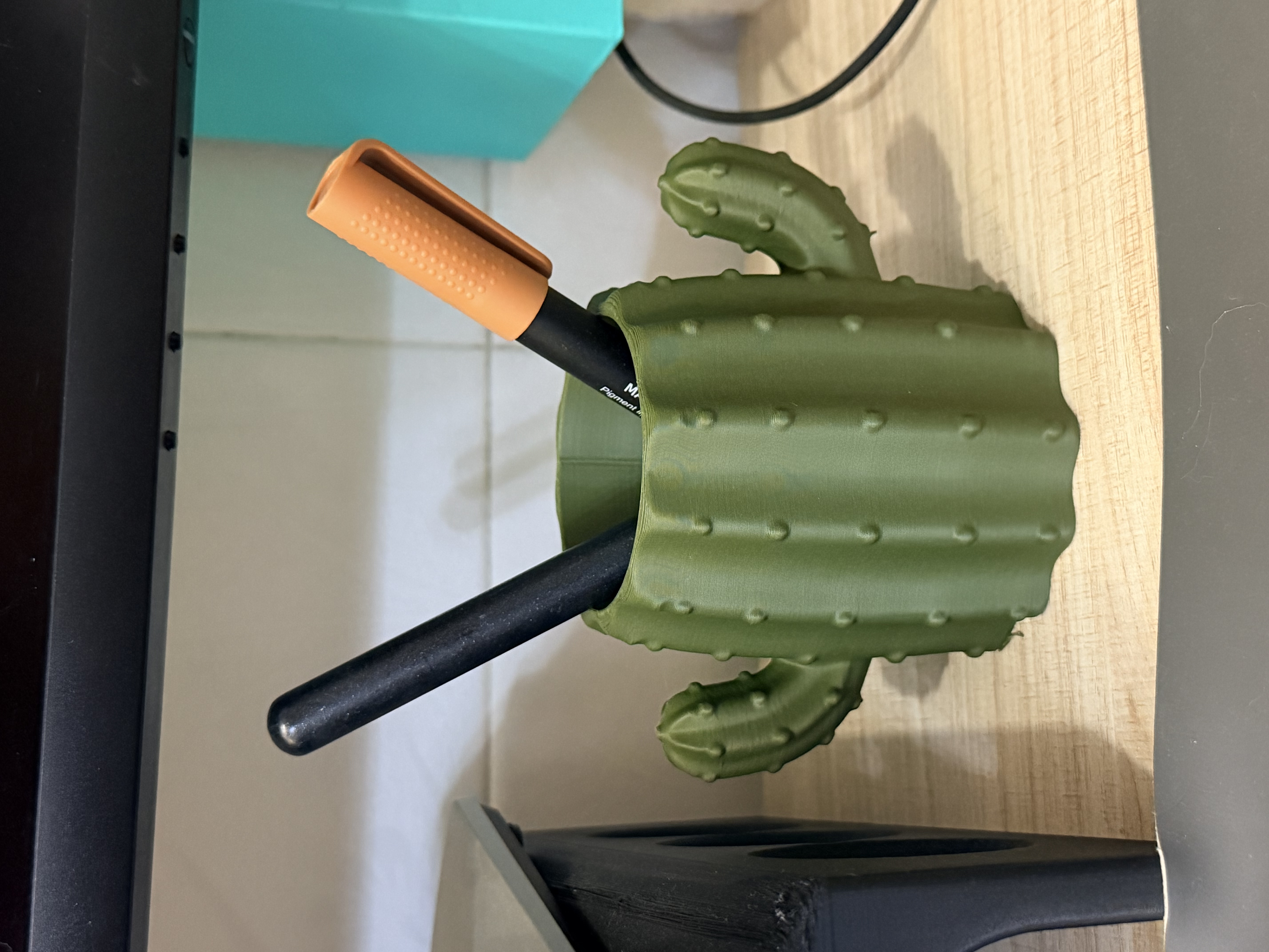 Miniatura 2 do modelo 3D 仙人掌笔筒