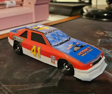 Daytona USA Hornet 41 race car