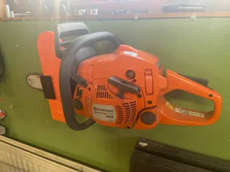 Chainsaw holder/ wallmount