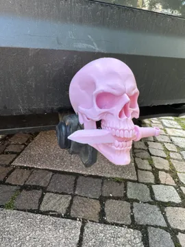 Adorno temático: Skull with Dagger Trailer Hitch Cover — vista de referencia 4