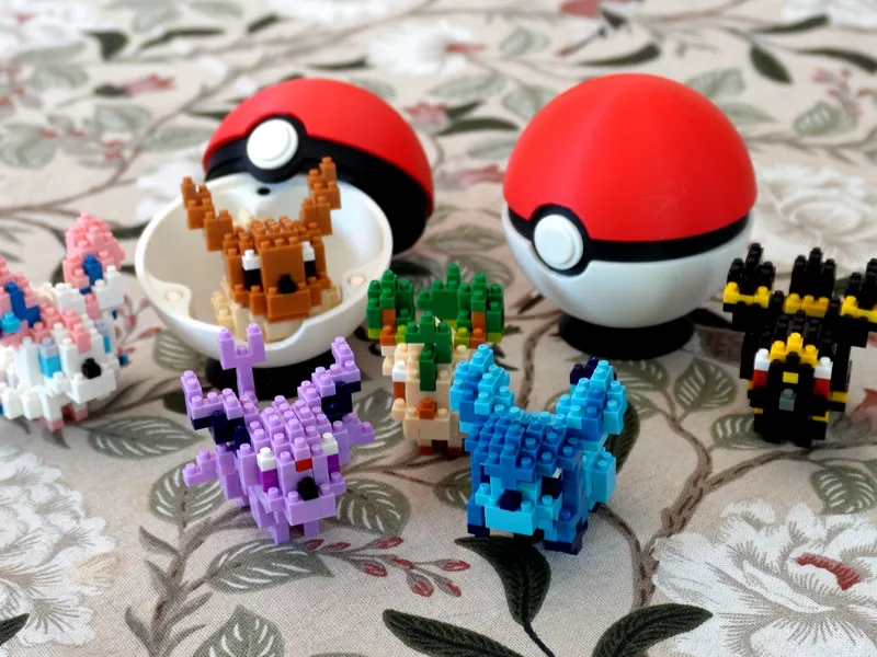 Pokeball with Magnets