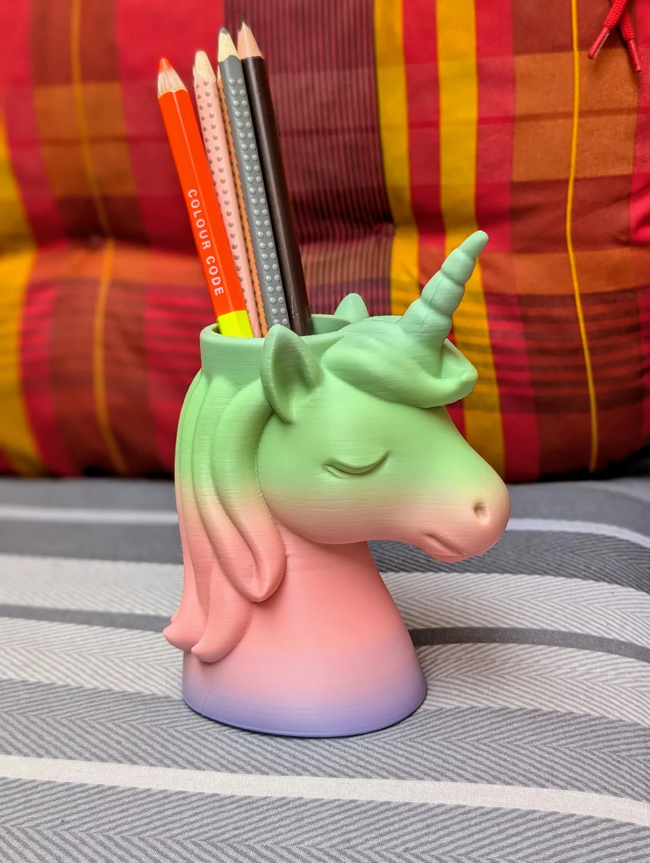 Einhorn Stiftehalter view 2