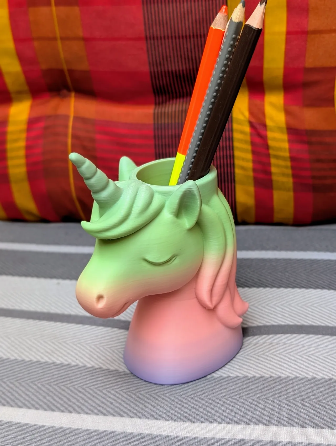 Einhorn Stiftehalter view 4